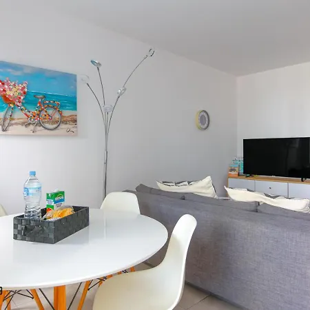 Saniko Corralejo Center Irent Fuerteventura * Corralejo